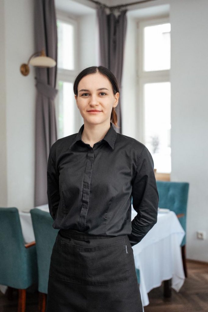 Maryna Rudenko kelner