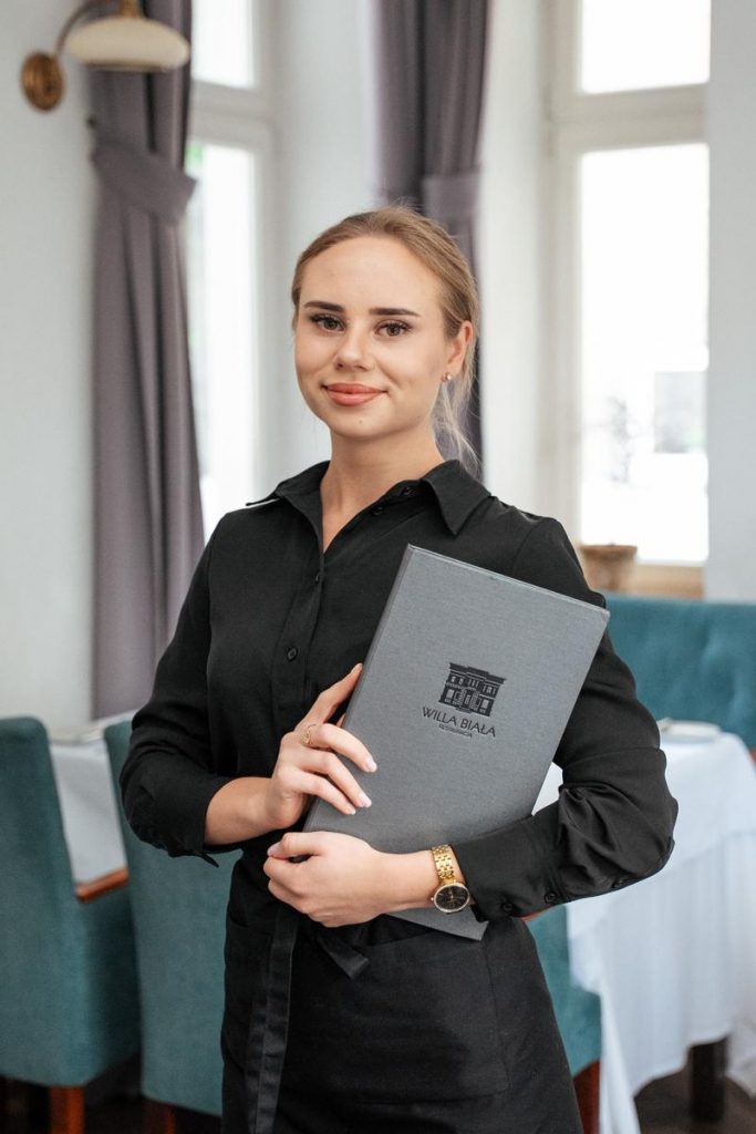 Zoriana Pohranychna kelner